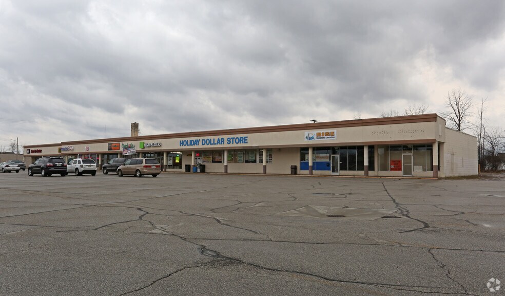 Primary Photo Of 3405-3419 E Genesee Ave, Saginaw Unknown For Lease