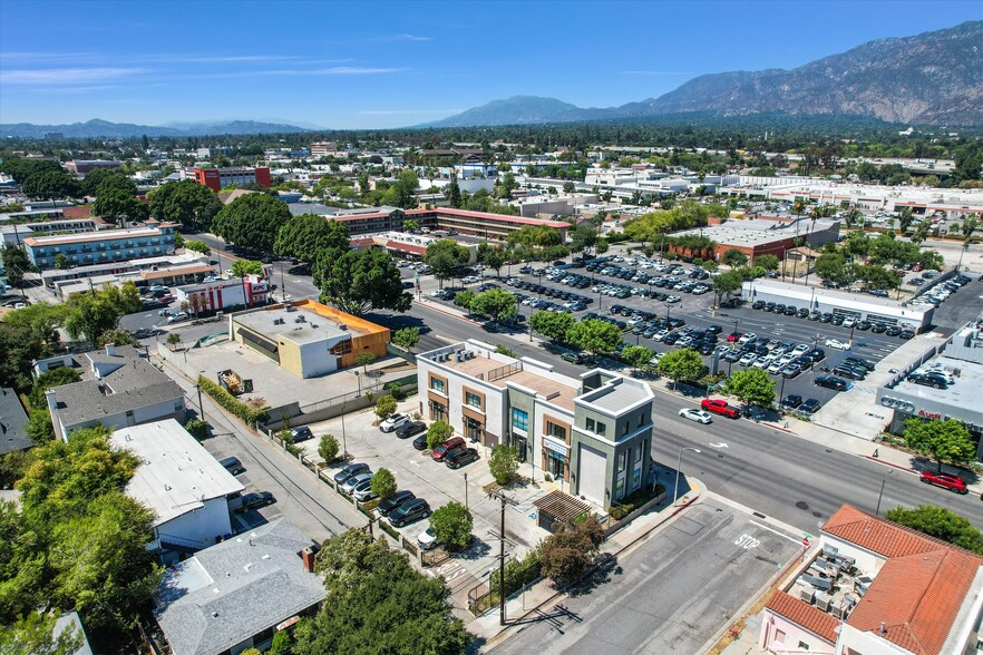 More Photos Of 2956 E Colorado Blvd, Pasadena General Retail For Lease