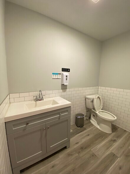 More Photos Of 150 Wildey St, Tarrytown Flex For Sale