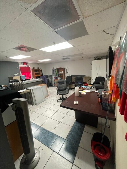 More Photos Of 5512 NW 161st St, Miami Lakes Warehouse For Lease