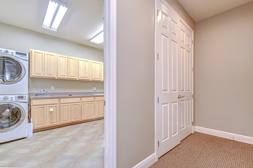 More Photos Of 6928 Linebaugh Ave, Tampa Office For Sale