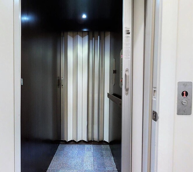 More Photos Of 29 E Market St, Corning Office Residential For Lease