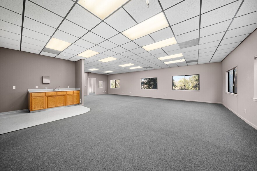 More Photos Of 5955 Capistrano Ave, Atascadero Office For Lease