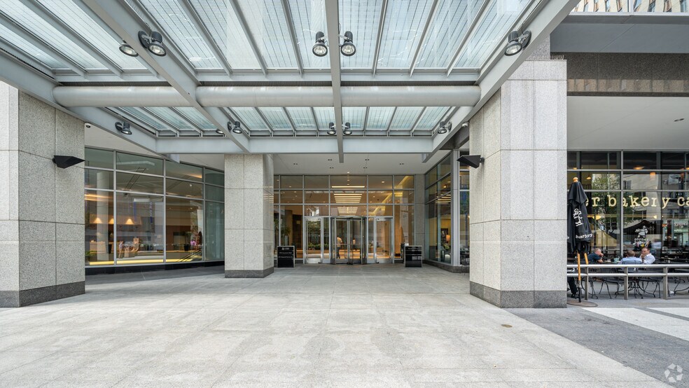 More Photos Of 1000 Main St, Houston Coworking Space