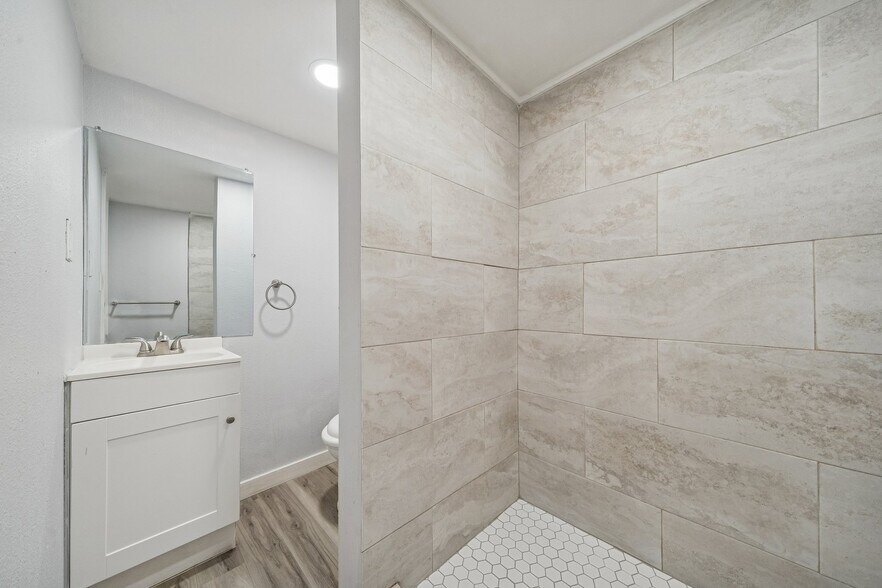 More Photos Of 1322 Avenue L, Galveston Multifamily For Sale