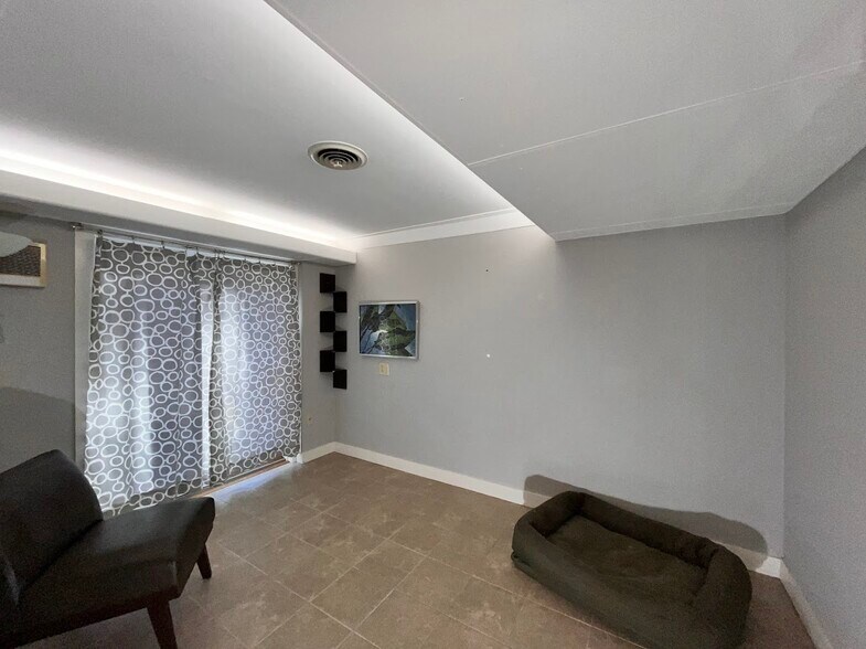 More Photos Of 110 Ponemah Rd, Amherst Freestanding For Sale