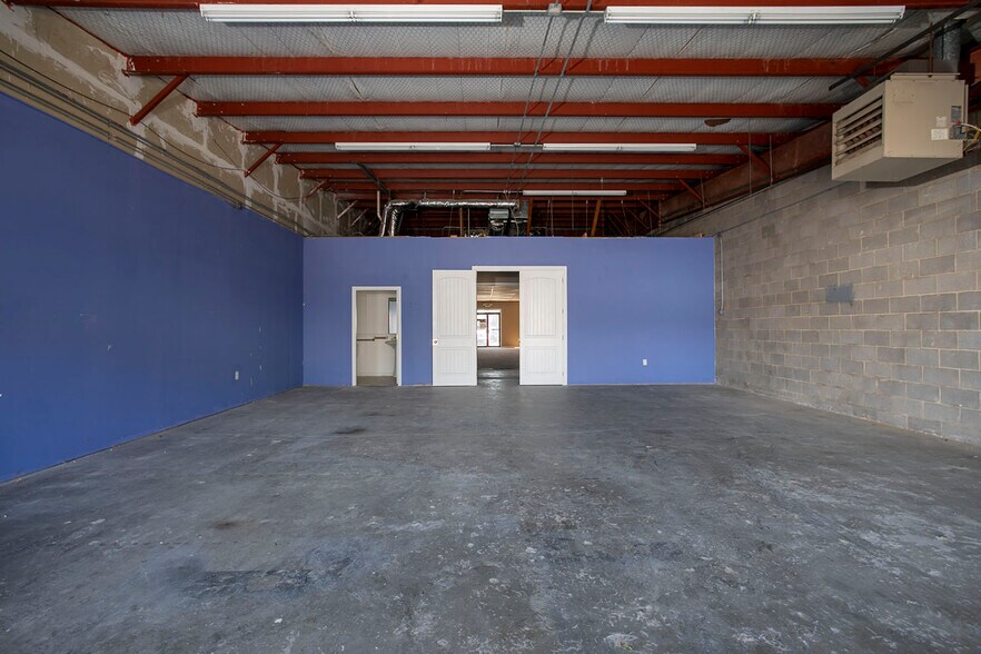 More Photos Of 3215-3235 S Southwest Loop 323, Tyler Unknown For Sale