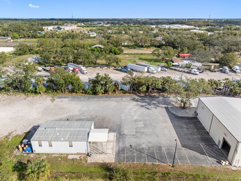 More Photos Of 5910 Hartford St, Tampa Warehouse For Lease