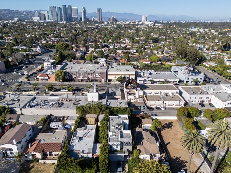 More Photos Of 2245-2251 Westwood Blvd, Los Angeles Storefront For Sale