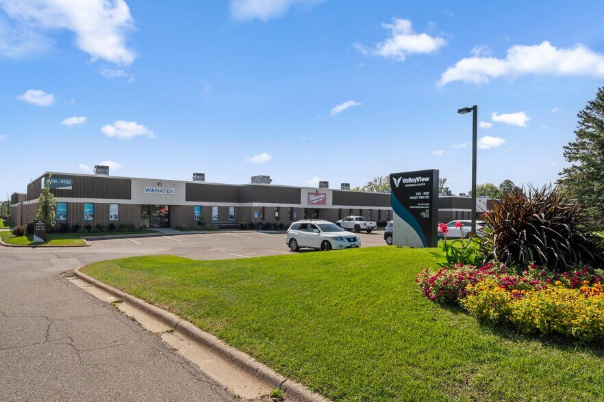 More Photos Of 9701-9727 Valley View Rd, Eden Prairie Showroom For Lease