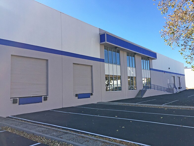 More Photos Of 445 Coney Island Dr, Sparks Warehouse For Lease