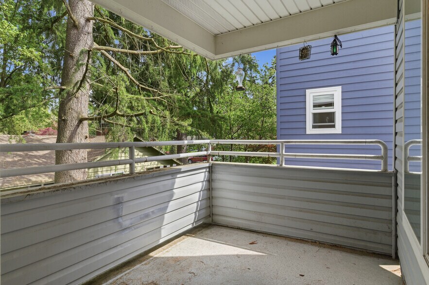 More Photos Of 13310 Greenwood Ave N, Seattle Apartments For Sale