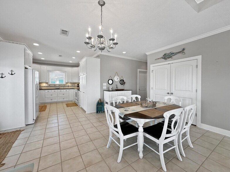 More Photos Of 944 Raymond, Crystal Beach Specialty For Sale
