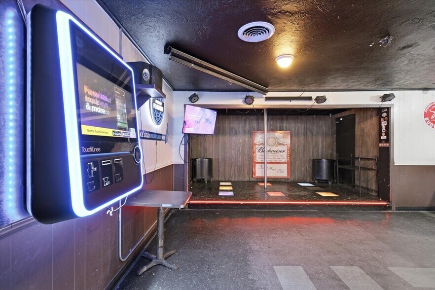 More Photos Of 1131 Cradduck Rd, Ada Bar For Sale