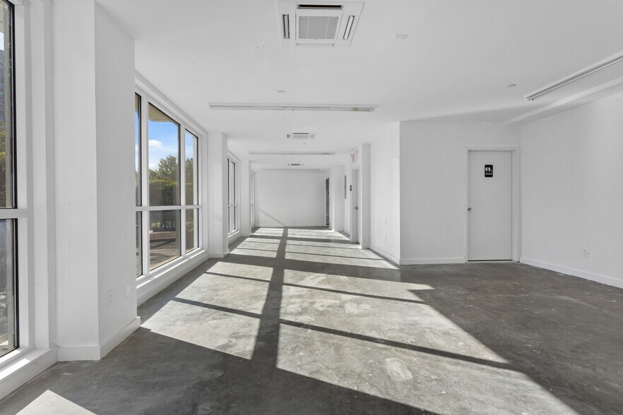 More Photos Of 355 Grand St, New York Apartments For Lease