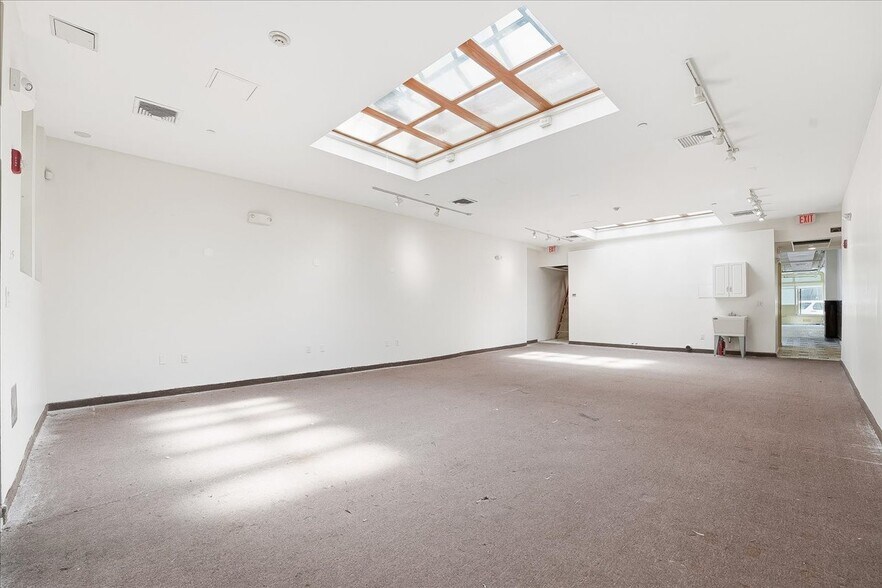 More Photos Of 113 Brunswick St, Jersey City Storefront Retail Residential For Lease