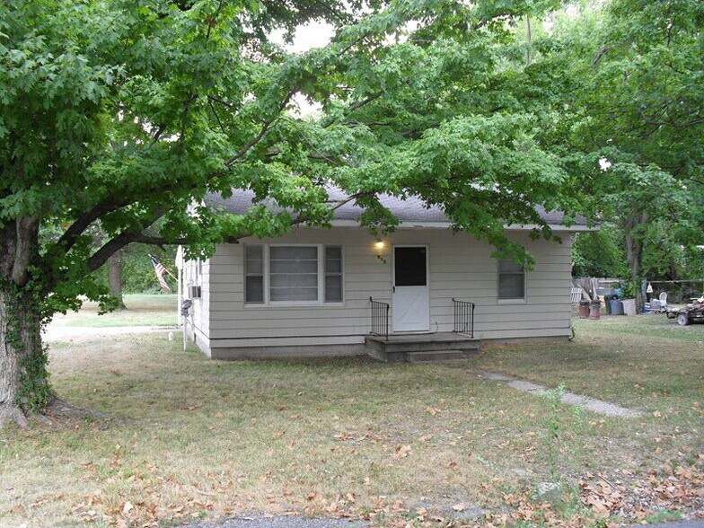 Primary Photo Of , Carbondale Unknown For Sale