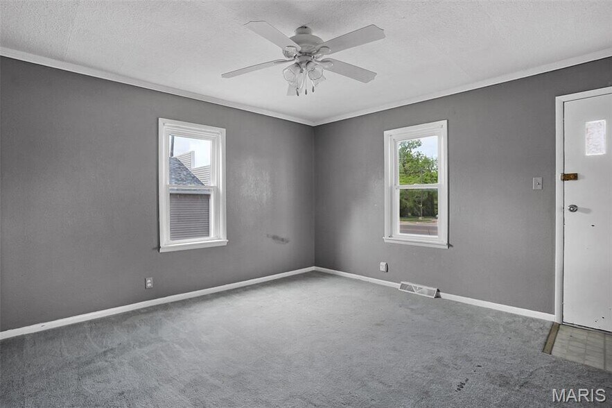More Photos Of 2112 S Center St, Maryville Restaurant For Sale