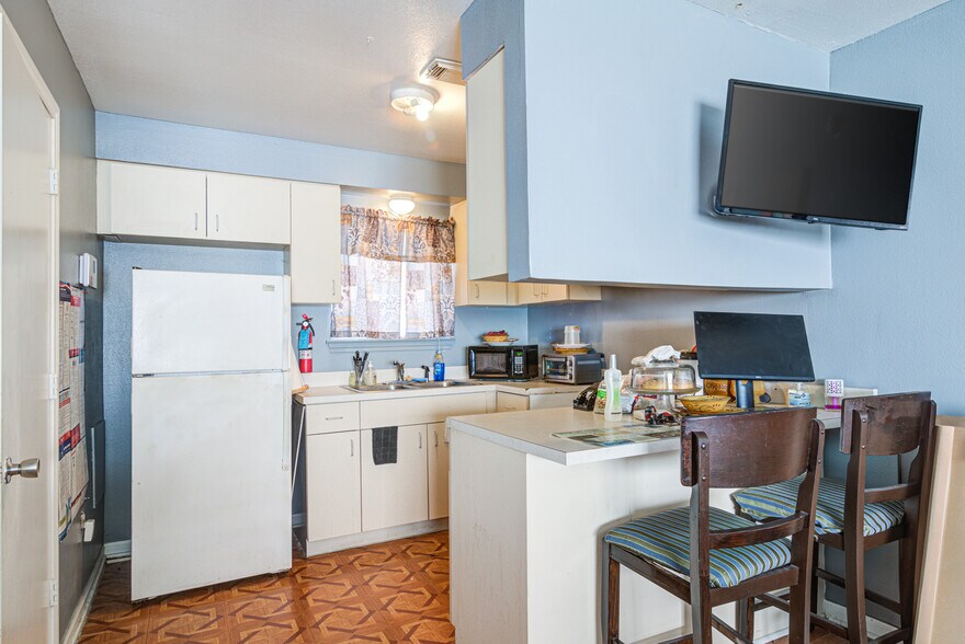 More Photos Of 4107 Almeda Genoa Rd, Houston Apartments For Sale