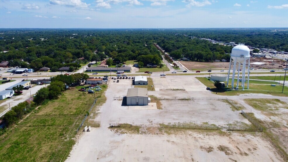 More Photos Of 1401 E Highway 82, Gainesville Industrial For Lease