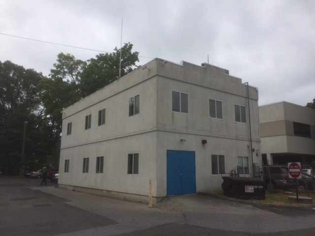 More Photos Of 130 Lenox Ave, Stamford Warehouse For Sale