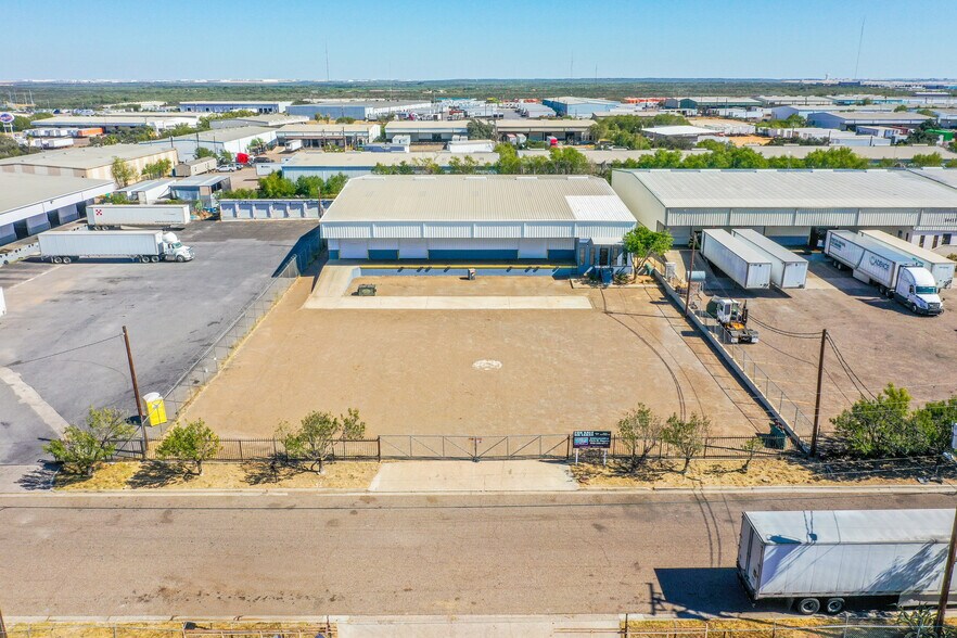 More Photos Of 14415 Import Rd, Laredo Warehouse For Lease