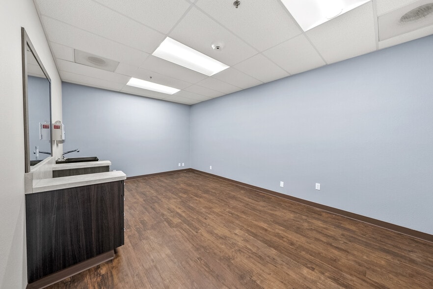 More Photos Of 2166 NW Vine St, Grants Pass Medical For Sale