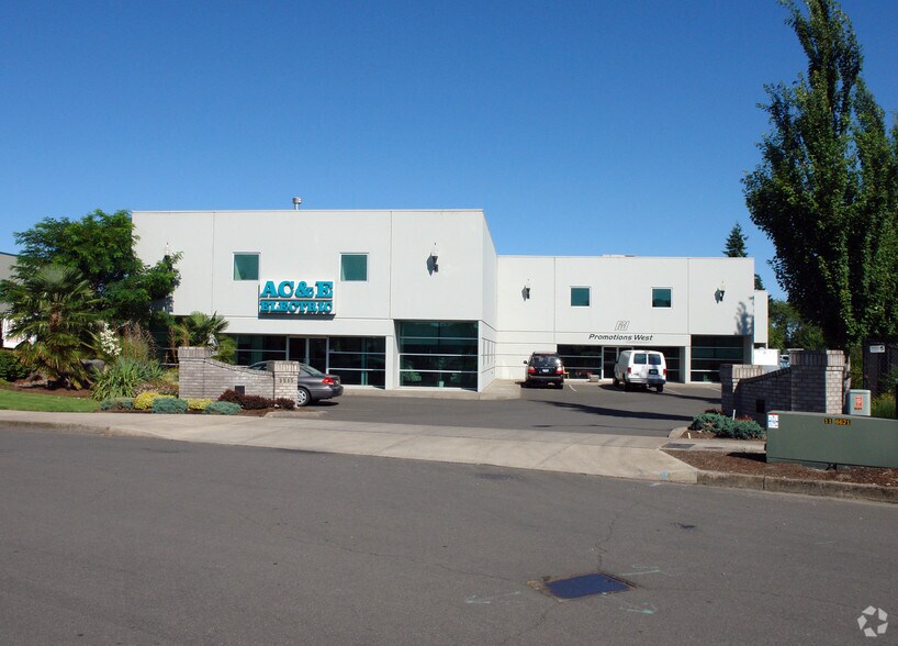More Photos Of 3535 Del Webb Ave NE, Salem Warehouse For Lease