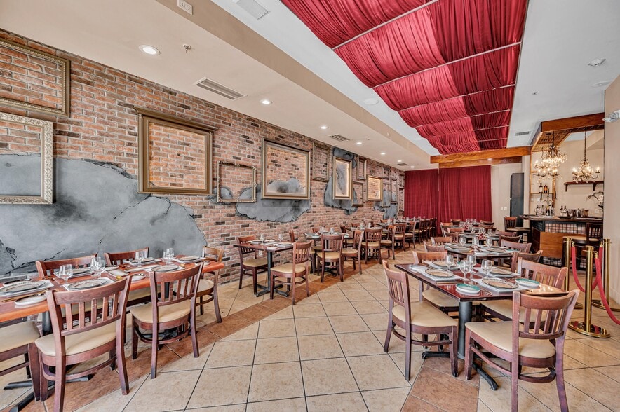 More Photos Of 223 Valencia Ave, Coral Gables Restaurant For Lease