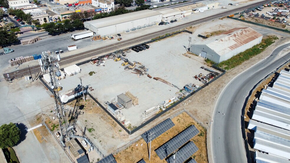 More Photos Of 108 Alpine Dr, Gonzales Warehouse For Lease