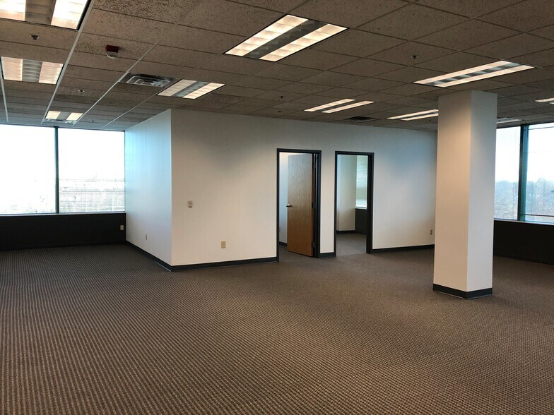 More Photos Of 220 Lexington Green Cir, Lexington Unknown For Lease