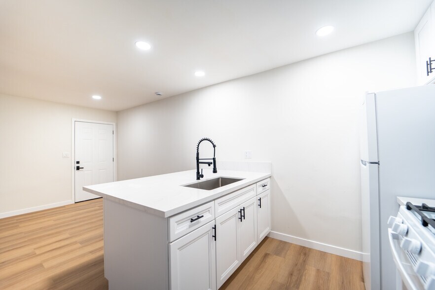 More Photos Of 4062 49th St, San Diego Apartments For Sale