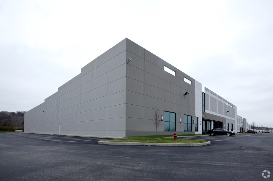 More Photos Of 1602-1620 Park 370 Ct, Hazelwood Distribution For Lease