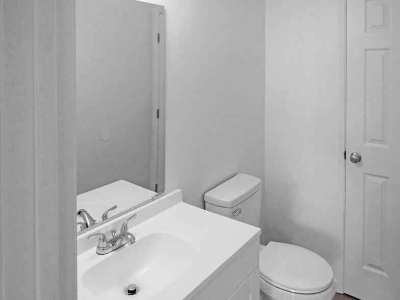 More Photos Of 4585 E McKinley Ave, Fresno Apartments For Sale