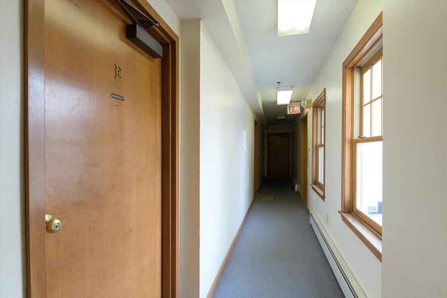 More Photos Of 156 Main St, Ludlow Office For Sale