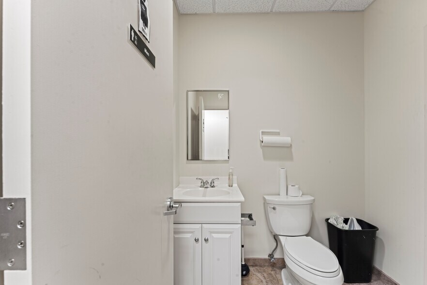 More Photos Of 23 Ryan St, Stamford Flex For Sale
