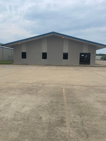 More Photos Of 4907-1 Shed Rd, Bossier City Manufacturing For Sale