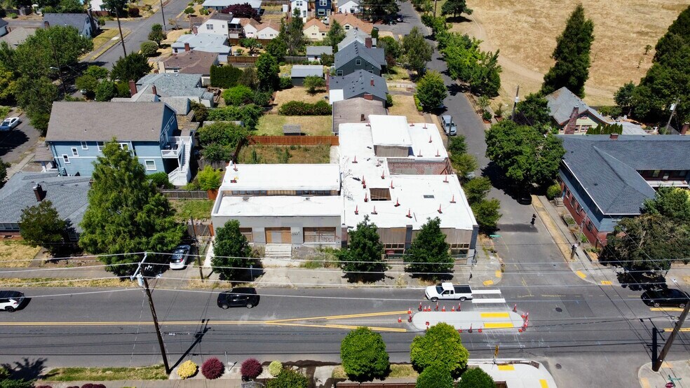 More Photos Of 3825-3839 NE Killingsworth St, Portland Office For Sale
