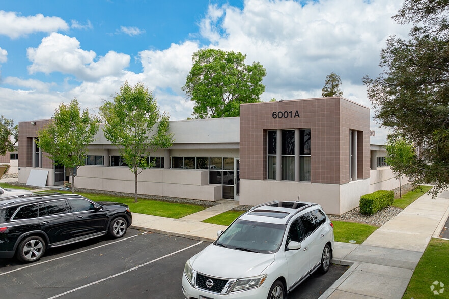 Primary Photo Of 6001 Truxtun Ave, Bakersfield Medical For Lease