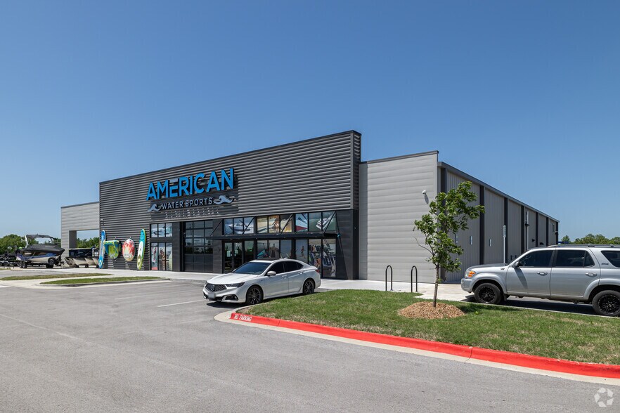 More Photos Of 701 W Hudson Rd, Rogers Freestanding For Sale