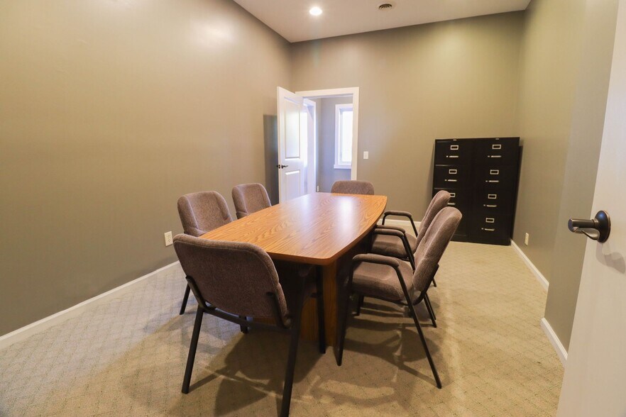 More Photos Of 501 S Main St, Auburn Office For Lease