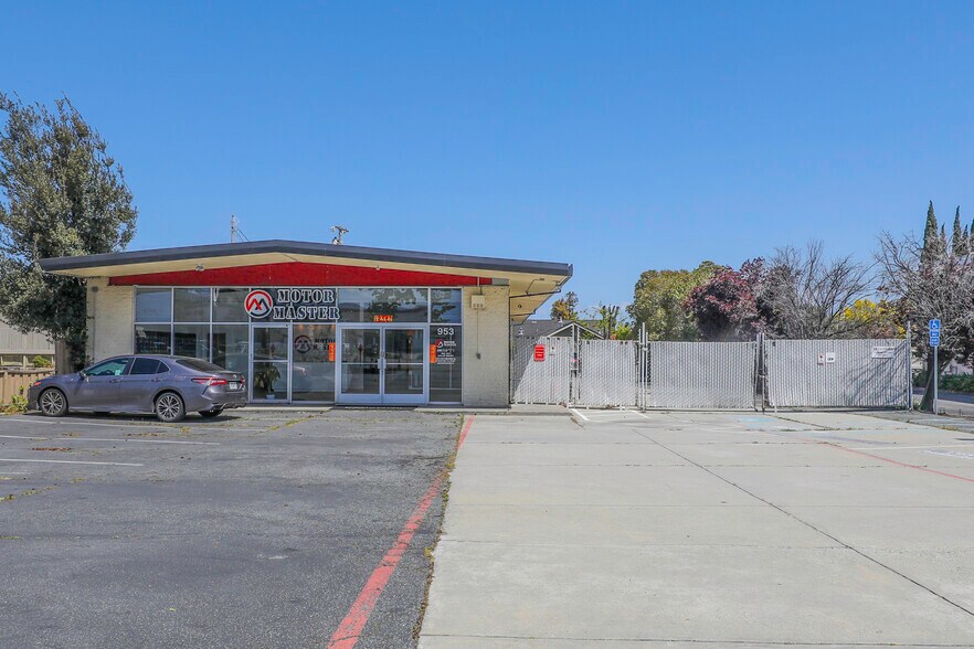 Primary Photo Of 953 W El Camino Real, Sunnyvale Auto Dealership For Lease