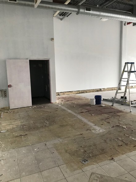 More Photos Of 2220 Forest Ave, Staten Island Unknown For Lease