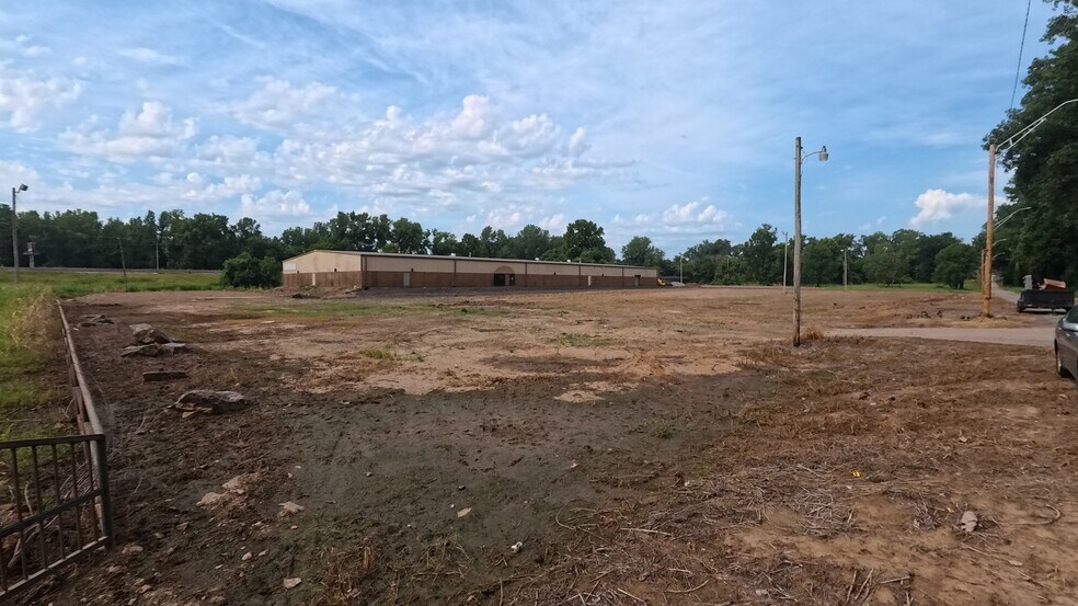 More Photos Of 5800 Midland Blvd, Fort Smith Sports And Entertainment For Lease