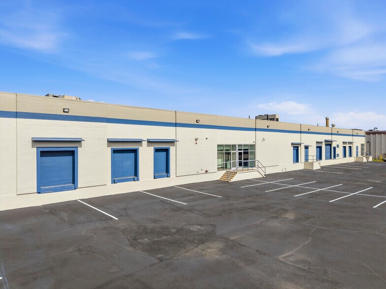 More Photos Of 4555-4585 Kingston St, Denver Warehouse For Lease