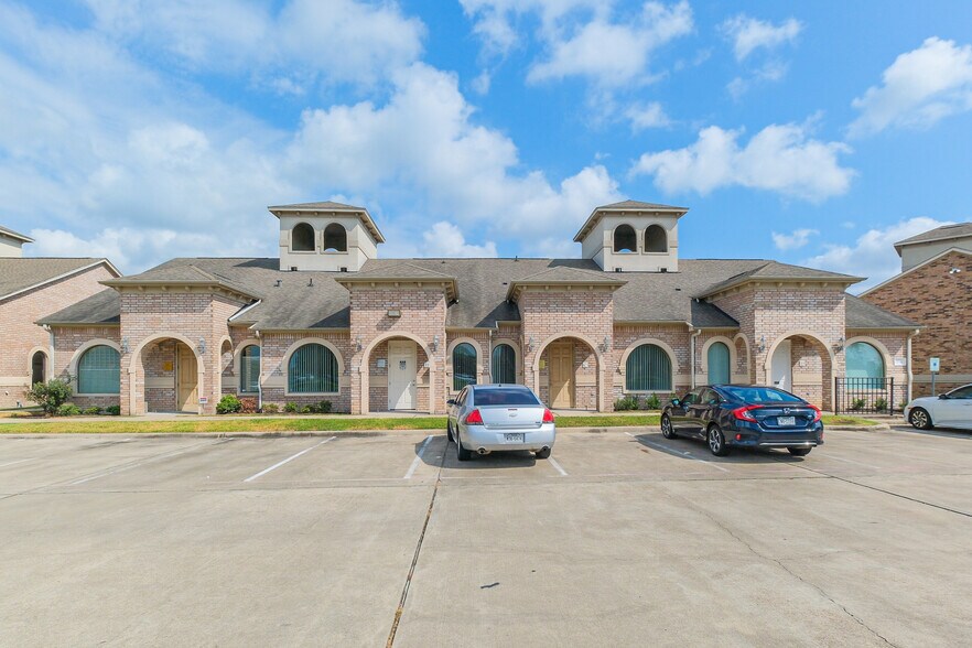More Photos Of 134 Eldridge Rd, Sugar Land Office Residential For Lease