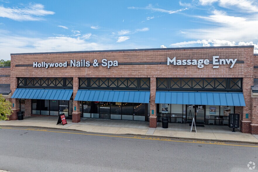 More Photos Of 2600-2701 Lawndale Dr, Greensboro General Retail For Lease