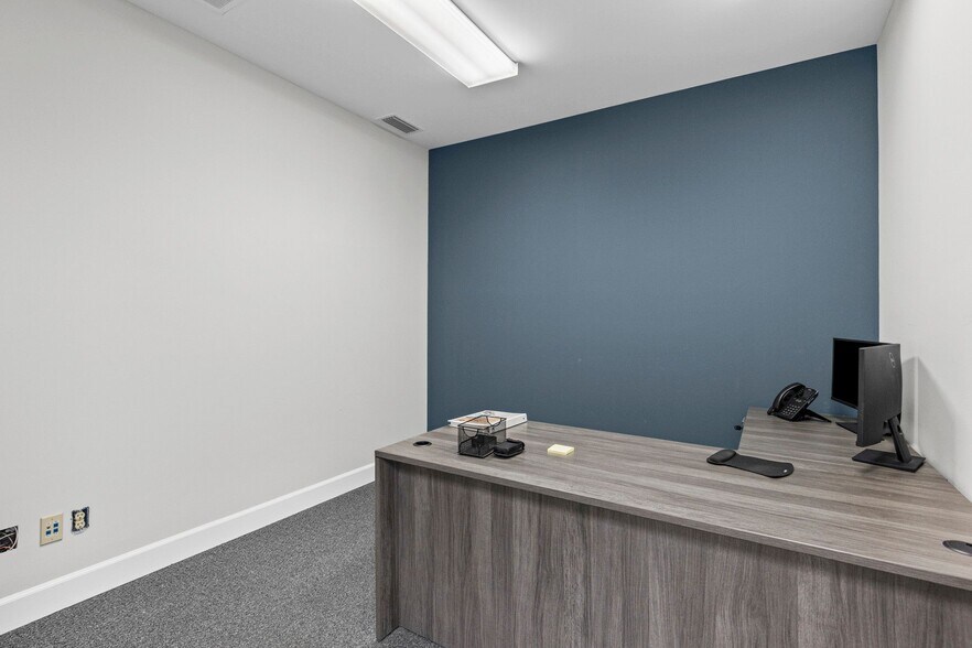 More Photos Of 3512 Godwin Ct, Mobile Medical For Sale