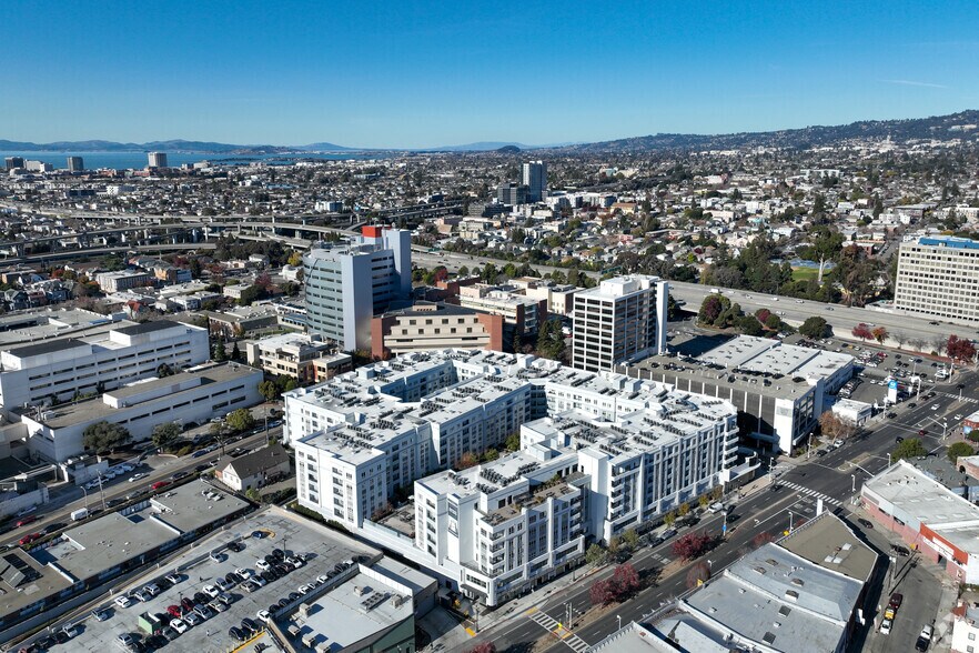 More Photos Of 3093 Broadway, Oakland Apartments For Lease