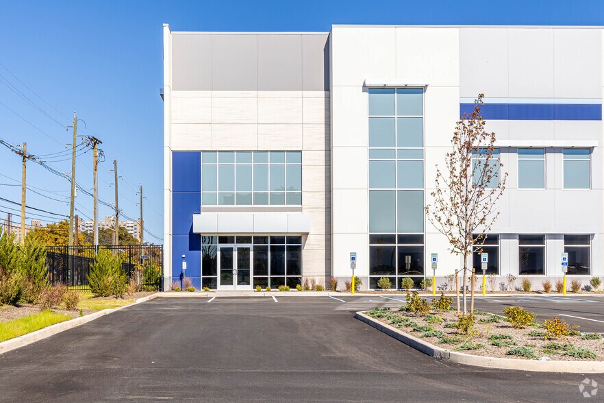 More Photos Of 925 Newark Ave, Elizabeth Unknown For Lease